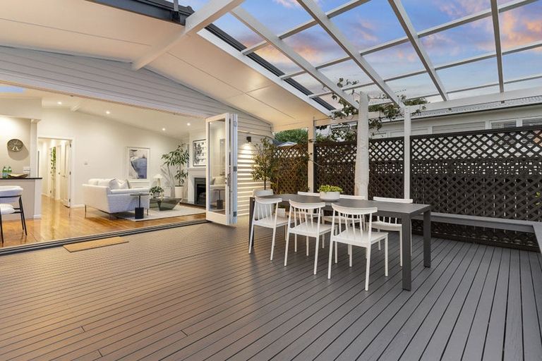 Photo of property in 2/12 Francis Street, Hauraki, Auckland, 0622