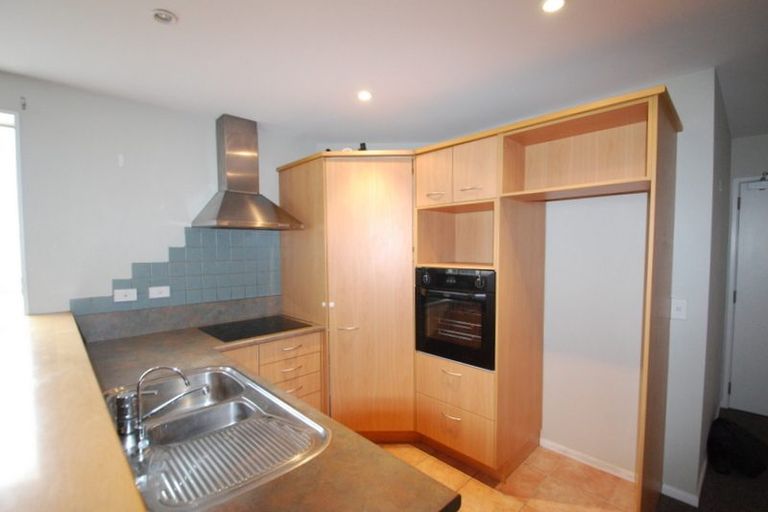 Photo of property in 6f/5 Kent Terrace, Mount Victoria, Wellington, 6011