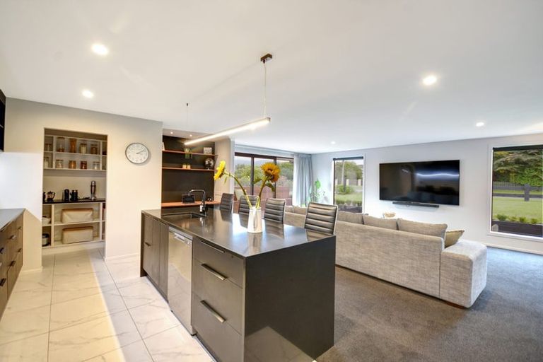 Photo of property in 27 Beaumaris Street, Outram, 9019