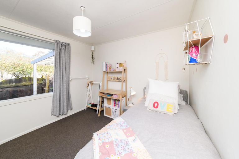 Photo of property in 91 Apollo Parade, Milson, Palmerston North, 4414