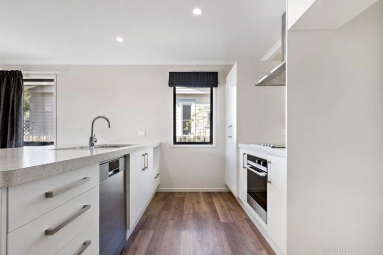 Photo of property in 21 Cambridge Road, Martinborough, 5711