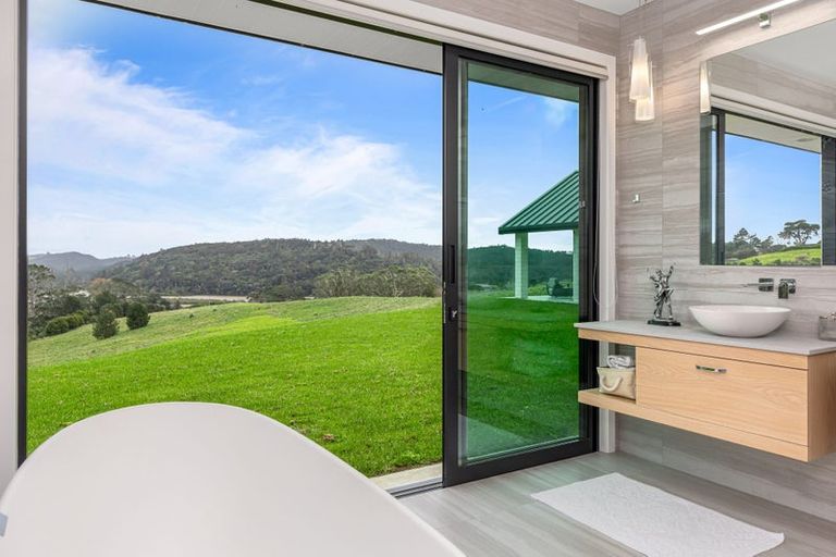 Photo of property in 135 Okura River Road, Okura, Albany, 0792