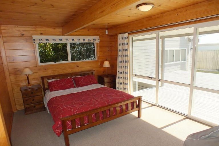 Photo of property in 122 Puka Crescent, Matarangi, Whitianga, 3592