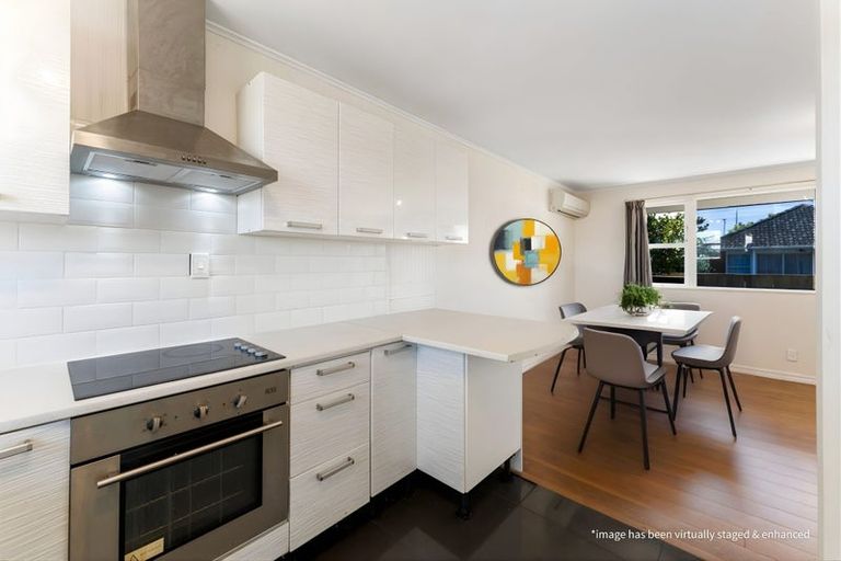 Photo of property in 4/53 Pakuranga Road, Pakuranga, Auckland, 2010