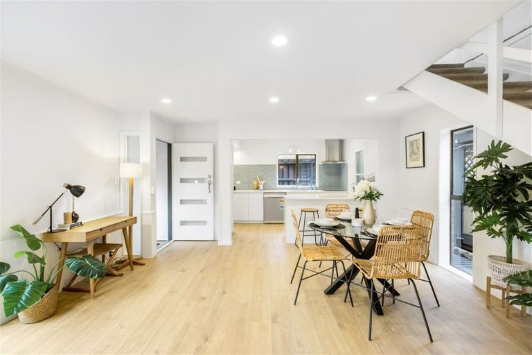 Photo of property in 2/38 Waiau Street, Torbay, Auckland, 0630