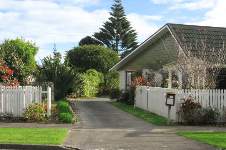 Photo of property in 9b Richmond Avenue, Waikanae, 5036