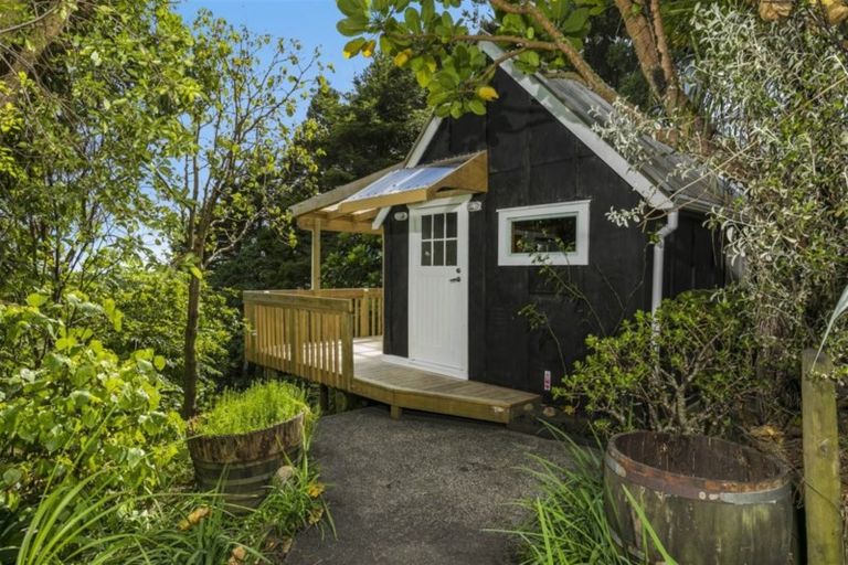 Photo of property in 354 Wairere Road, Waitakere, Henderson, 0782