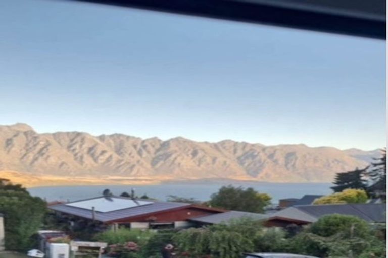 Photo of property in 16a Greenstone Place, Fernhill, Queenstown, 9300