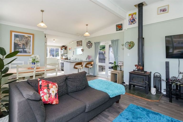 Photo of property in 5 Aranui Avenue, Waitarere Beach, Levin, 5510