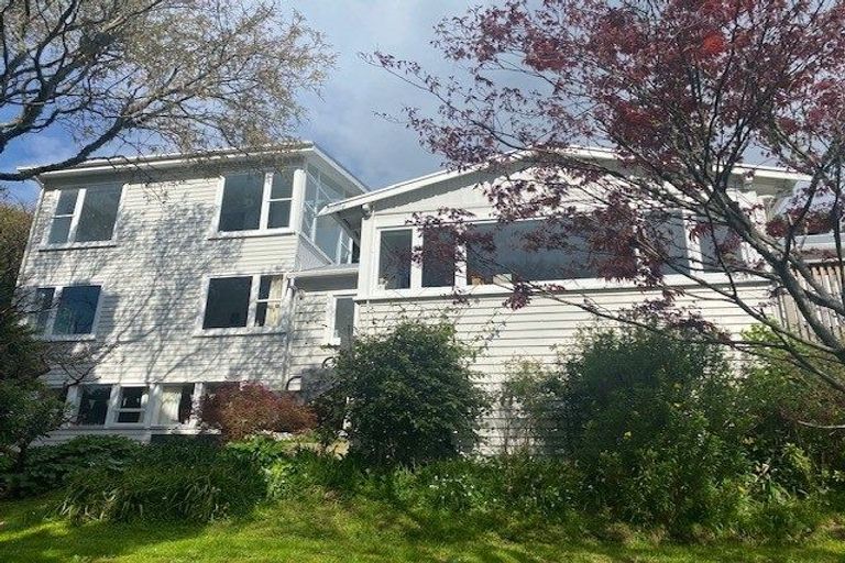 Photo of property in 24 Ngaumatau Road, Point Howard, Lower Hutt, 5013