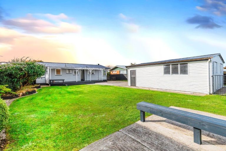 Photo of property in 37 Yvonne Street, Melville, Hamilton, 3206