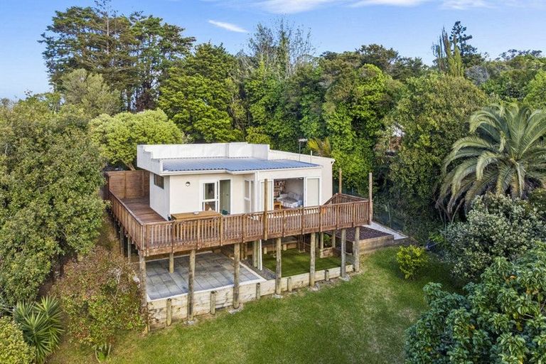Photo of property in 261 Titirangi Road, Titirangi, Auckland, 0604