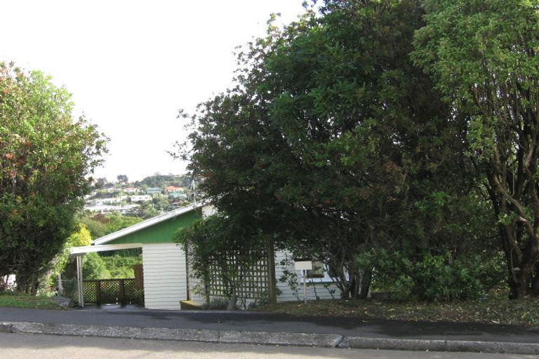 Photo of property in 13 Lynda Avenue, Paparangi, Wellington, 6037