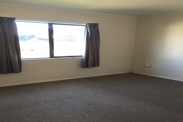 Photo of property in 1/25 Solveig Place, Randwick Park, Auckland, 2105