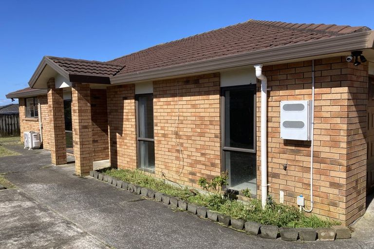 Photo of property in 10 Waldos Way, Mangere, Auckland, 2022