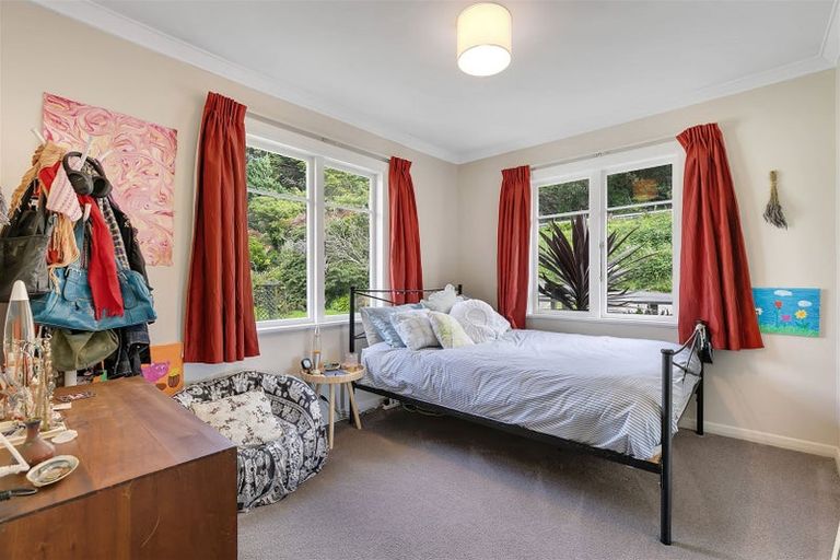 Photo of property in 308 Main Road, Tawa, Wellington, 5028