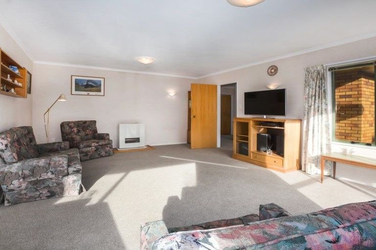 Photo of property in 80a Oxford Street, Tawa, Wellington, 5028