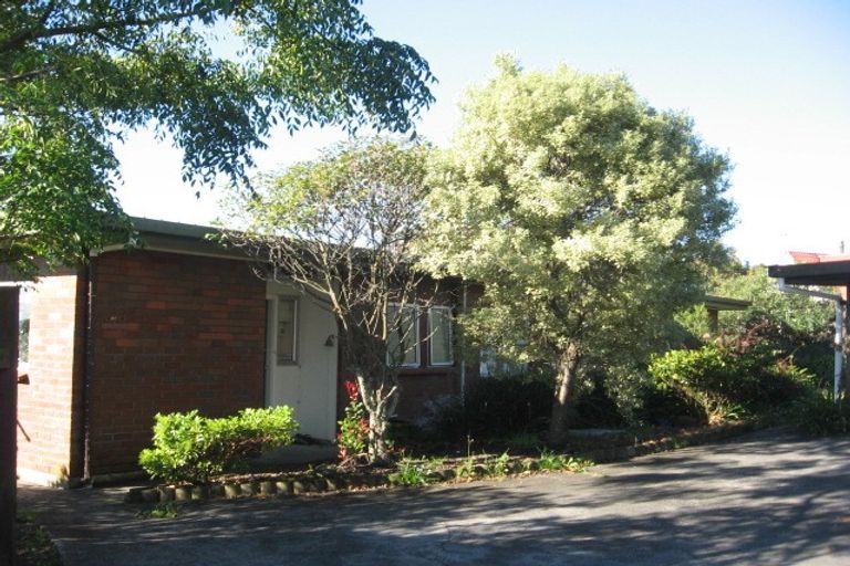 Photo of property in 1/2 Dalwhinnie Parade, Highland Park, Auckland, 2010