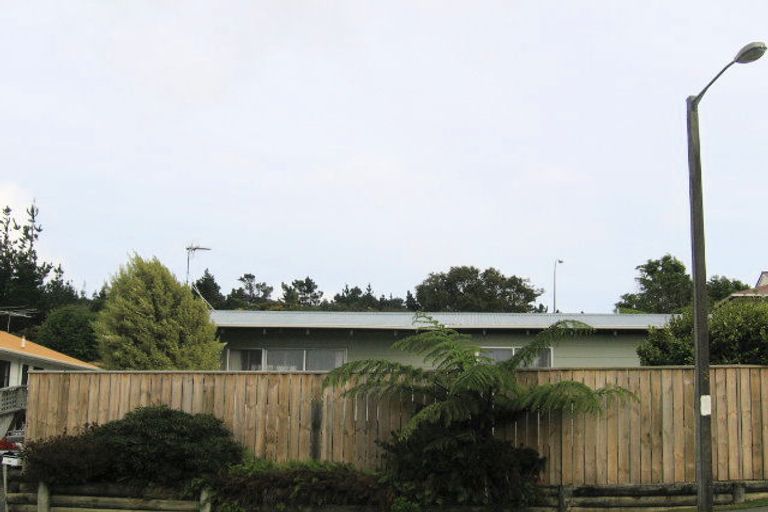 Photo of property in 34 Fenchurch Grove, Stokes Valley, Lower Hutt, 5019