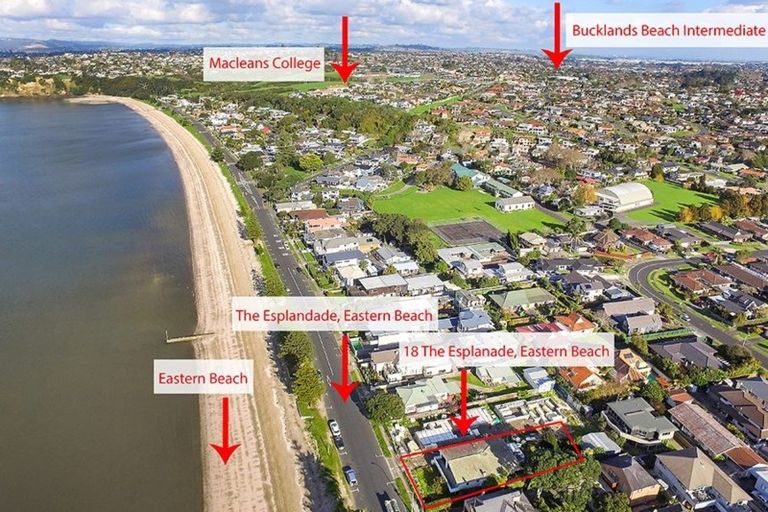 Photo of property in 18 The Esplanade, Eastern Beach, Auckland, 2012