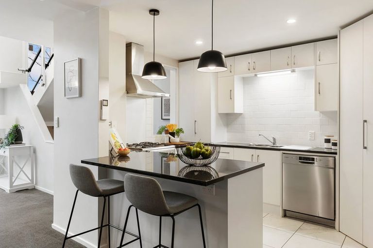 Photo of property in 3 Springfield Terrace, Kelburn, Wellington, 6012