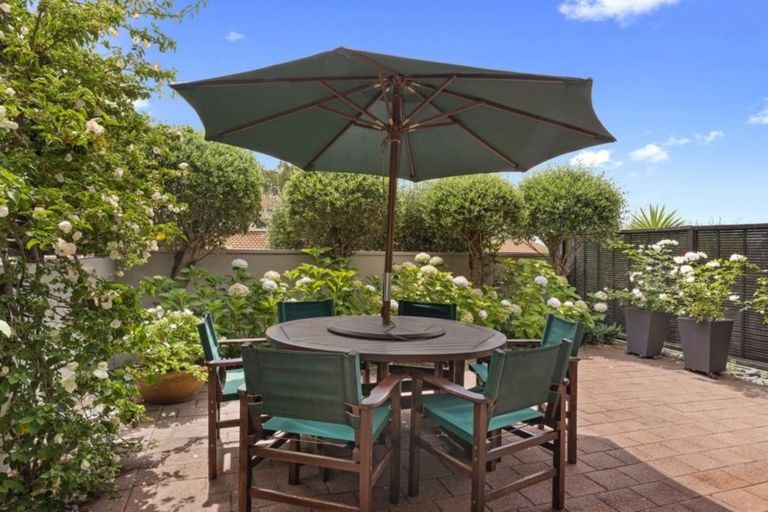 Photo of property in 7/270 Sunset Road, Windsor Park, Auckland, 0632