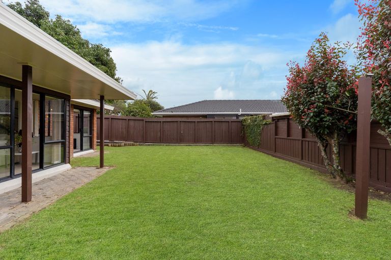 Photo of property in 3/15 Kurnell Drive, Botany Downs, Auckland, 2010