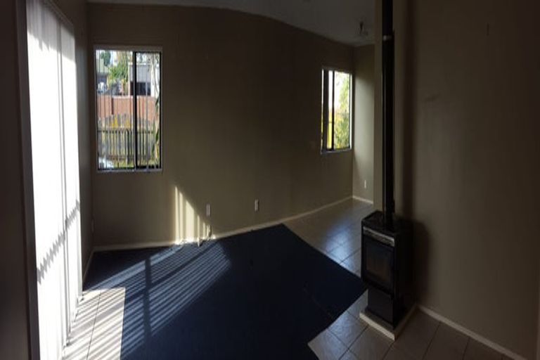 Photo of property in 6 Rhine Place, Weymouth, Auckland, 2103