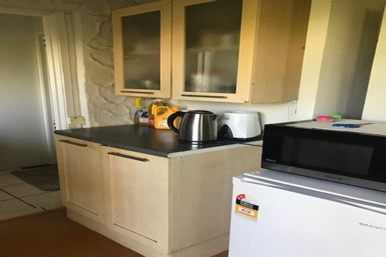 Photo of property in 1/23 Woodcote Drive, Glenfield, Auckland, 0629