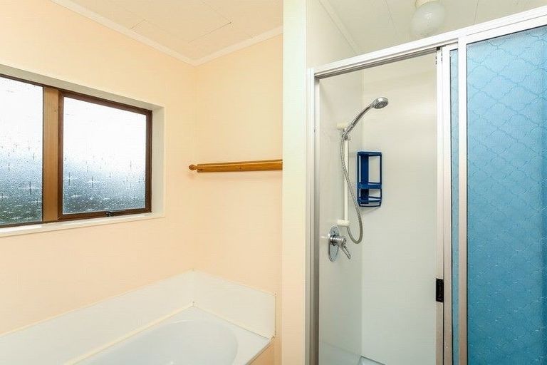 Photo of property in 8a Keats Place, Whalers Gate, New Plymouth, 4310