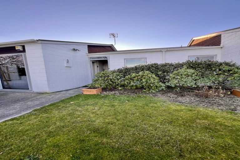 Photo of property in 2/39 Grahams Road, Ilam, Christchurch, 8041