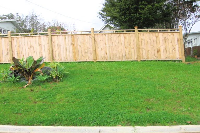 Photo of property in 14 Outlook Road, Greenhithe, Auckland, 0632