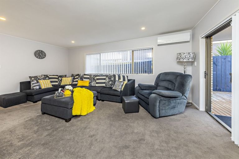 Photo of property in 47 Evans Road, Weymouth, Auckland, 2103