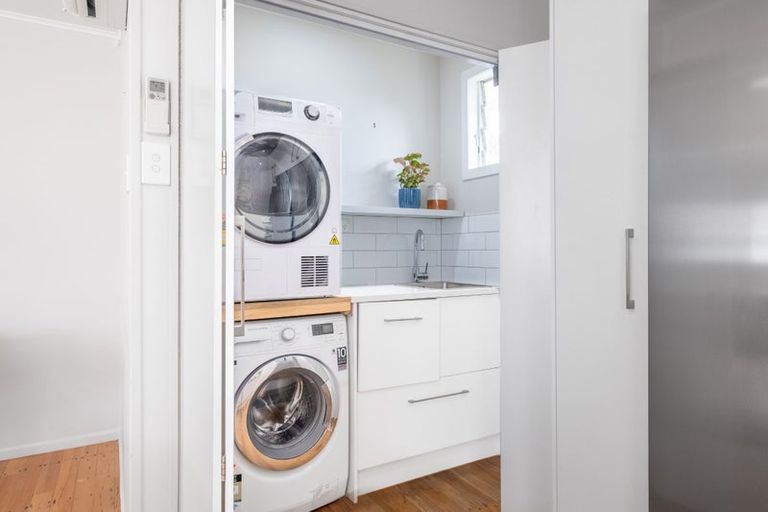 Photo of property in 8a Grande Vue Road, Papatoetoe, Auckland, 2025