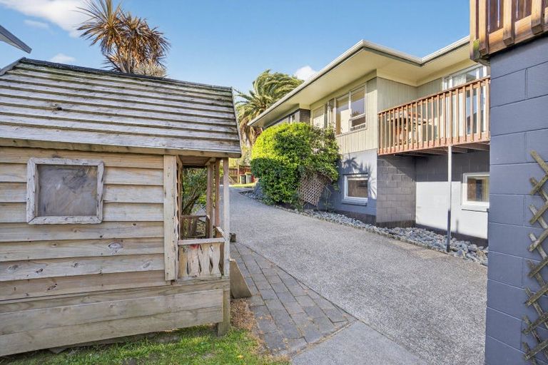 Photo of property in 27 Amorino Drive, Red Beach, 0932