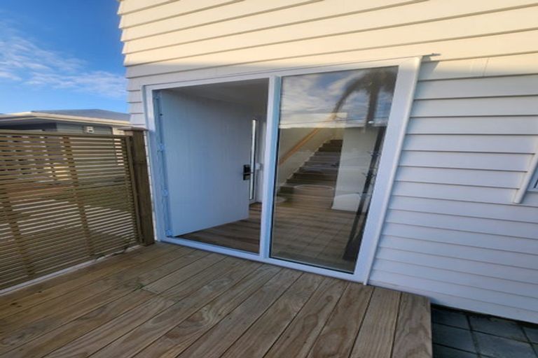 Photo of property in 1/46 Toroa Street, Torbay, Auckland, 0630