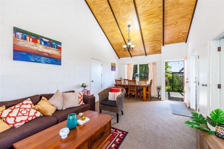 Photo of property in 3/1 Gatman Street, Birkdale, Auckland, 0626