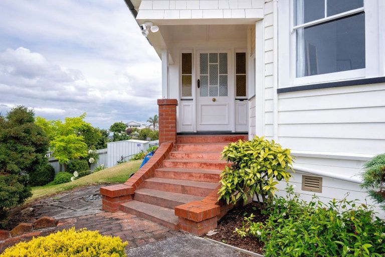 Photo of property in 28 France Road, Bluff Hill, Napier, 4110