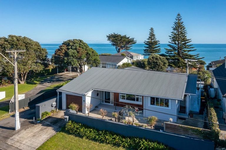 Photo of property in 221 Rosetta Road, Raumati South, Paraparaumu, 5032