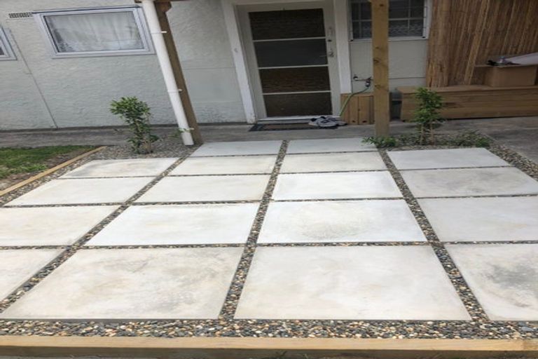 Photo of property in 10 Sylvan Crescent, Te Atatu South, Auckland, 0610