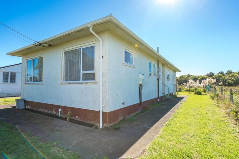 Photo of property in 31 Titoki Street, Castlecliff, Whanganui, 4501