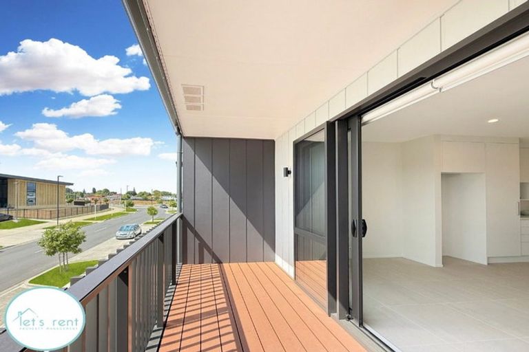 Photo of property in 2 Tara Lane, Manurewa, 2102