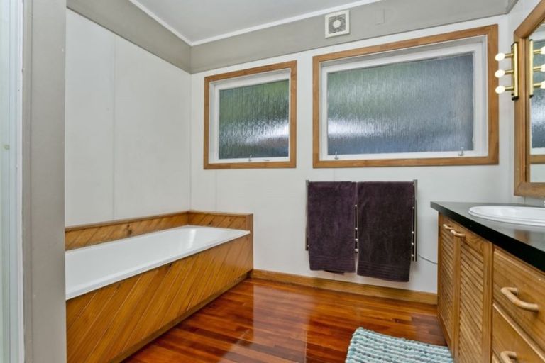 Photo of property in 24 Arcadia Crescent, Bayview, Auckland, 0629