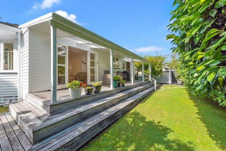 Photo of property in 9 Minchin Crescent, St Andrews, Hamilton, 3200