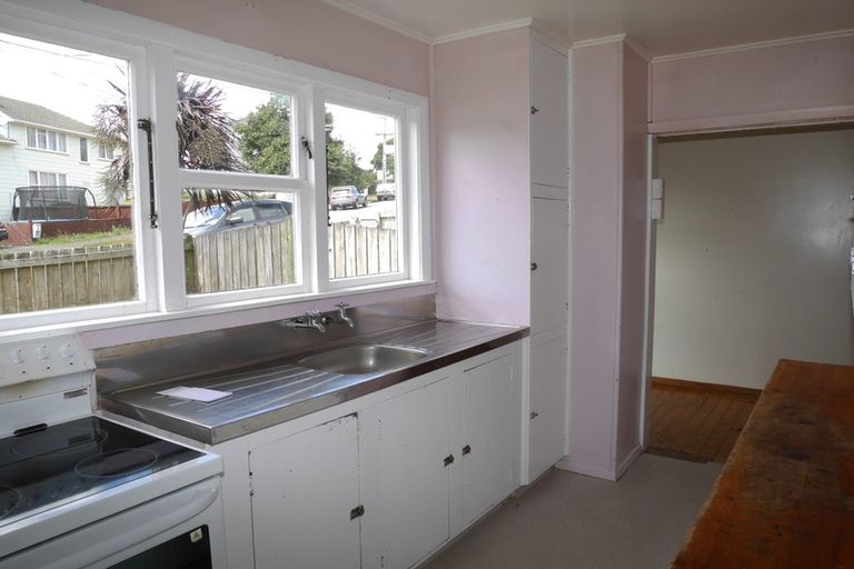 Photo of property in 7-9 York Place, Cannons Creek, Porirua, 5024