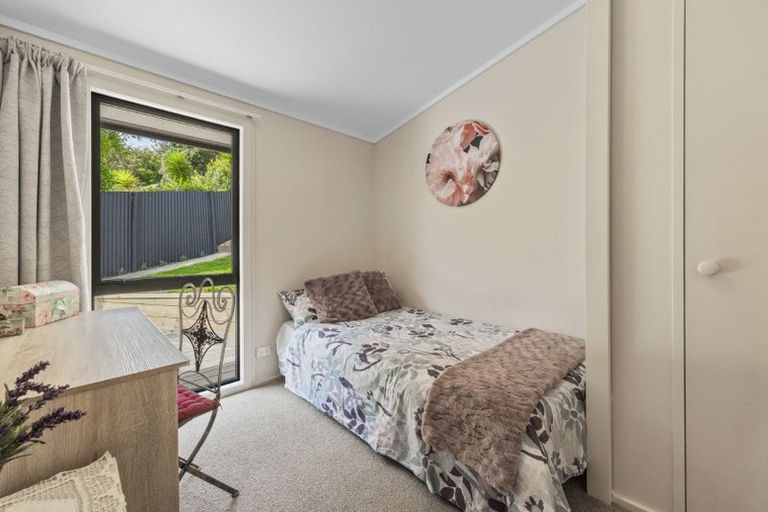 Photo of property in 25 Herekawe Drive, Spotswood, New Plymouth, 4310