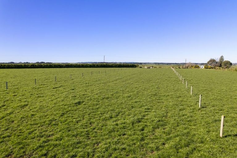 Photo of property in 5778 Mountain Road, Normanby, Hawera, 4673