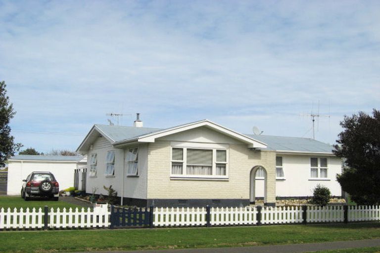 Photo of property in 1 Toi Street, Tawhero, Whanganui, 4501