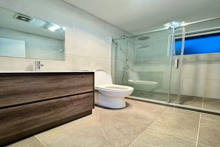 Photo of property in 33 Patts Avenue, Glendene, Auckland, 0602