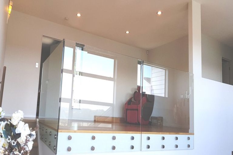 Photo of property in 34 Bur Oak Terrace, Schnapper Rock, Auckland, 0632